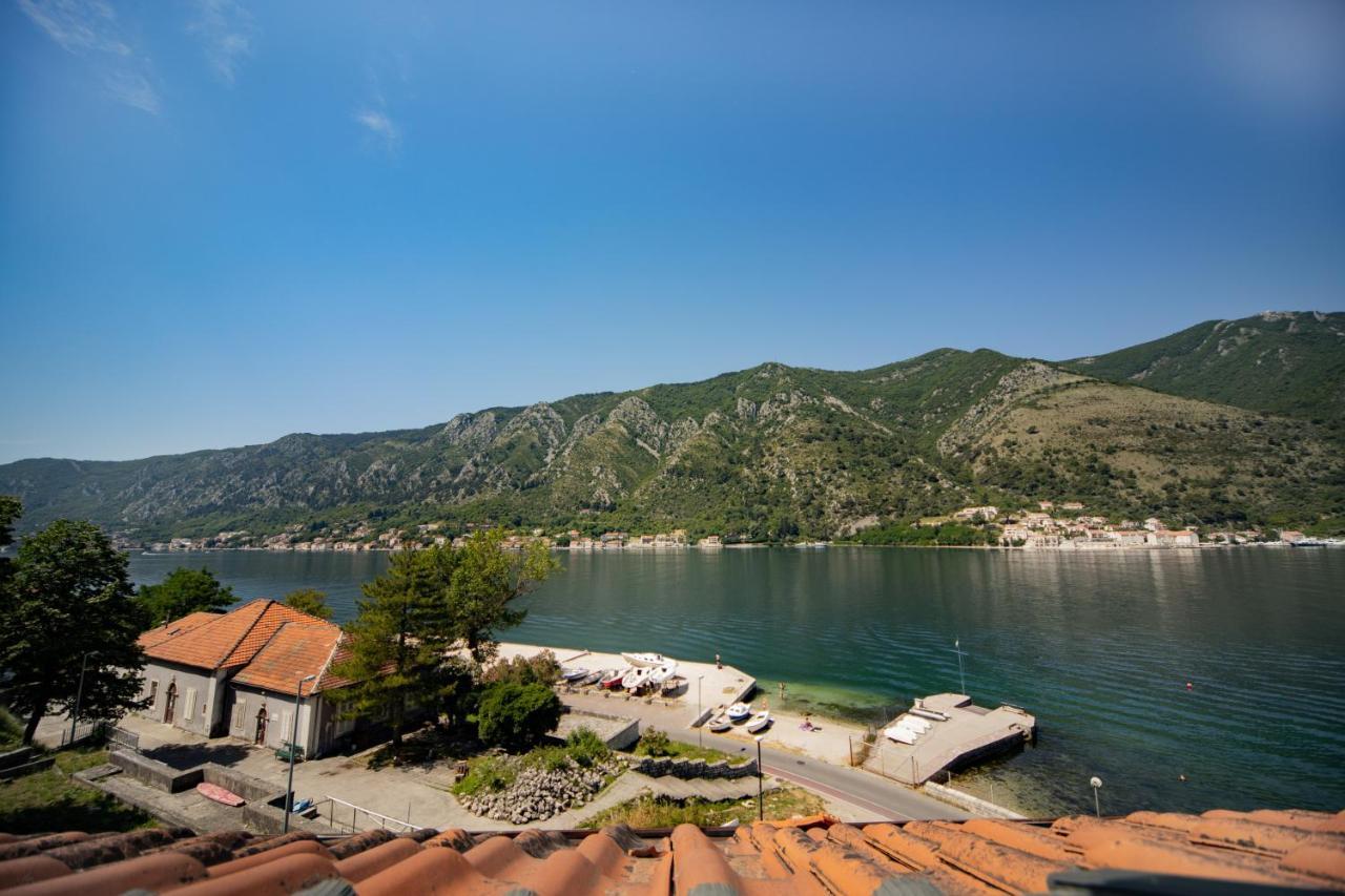 Kamena Palata Apartments Cattaro Esterno foto