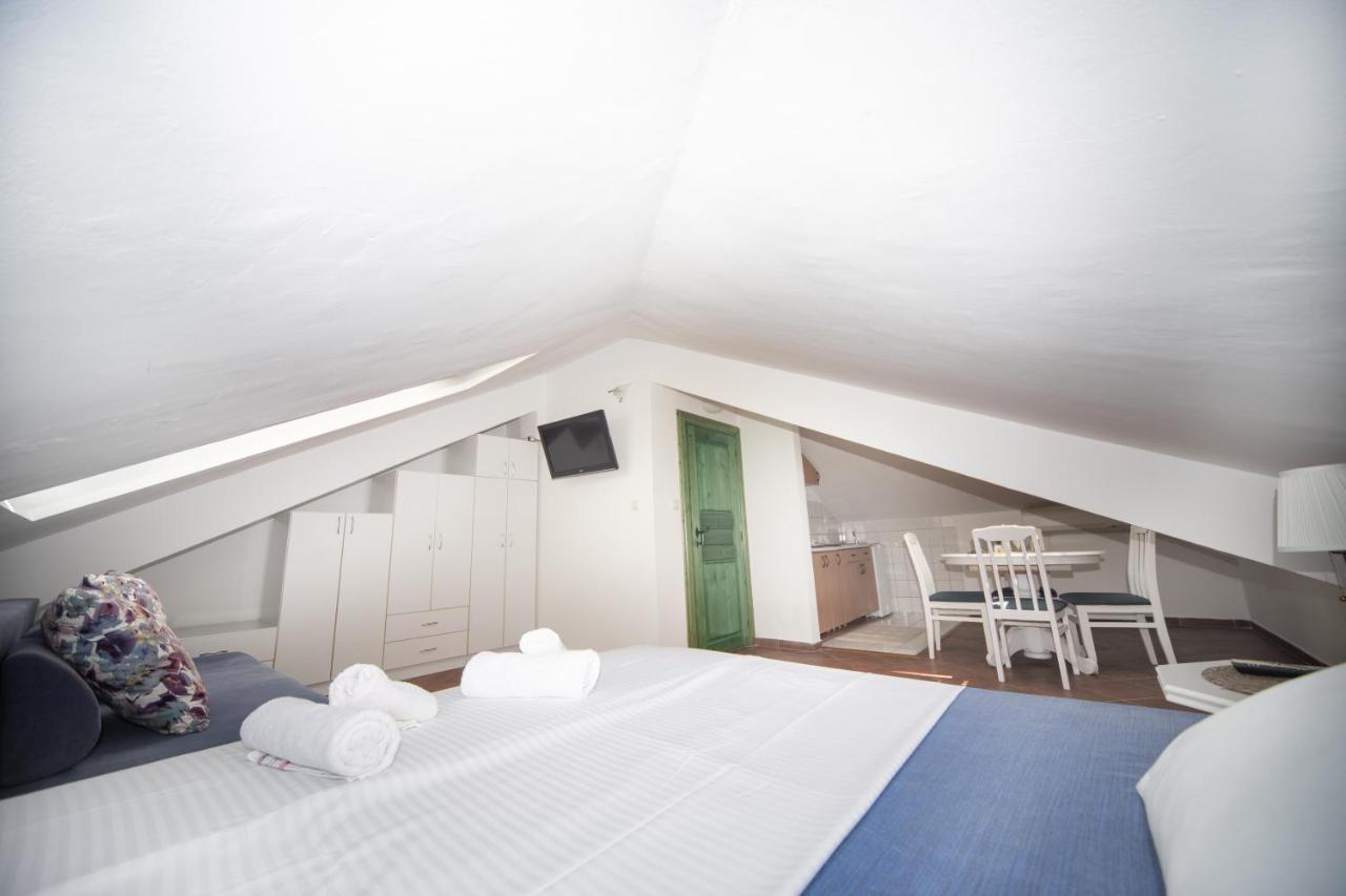 Kamena Palata Apartments Cattaro Esterno foto