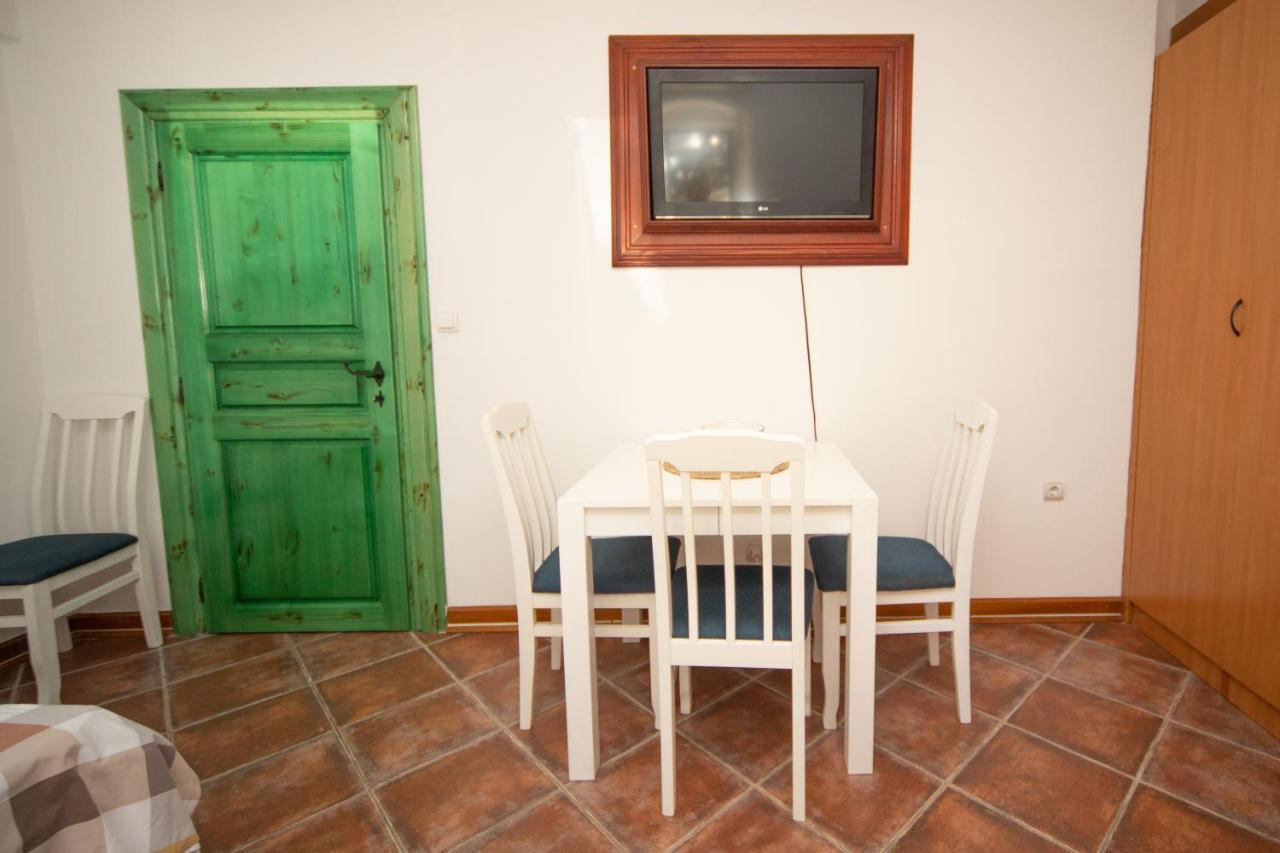 Kamena Palata Apartments Cattaro Esterno foto