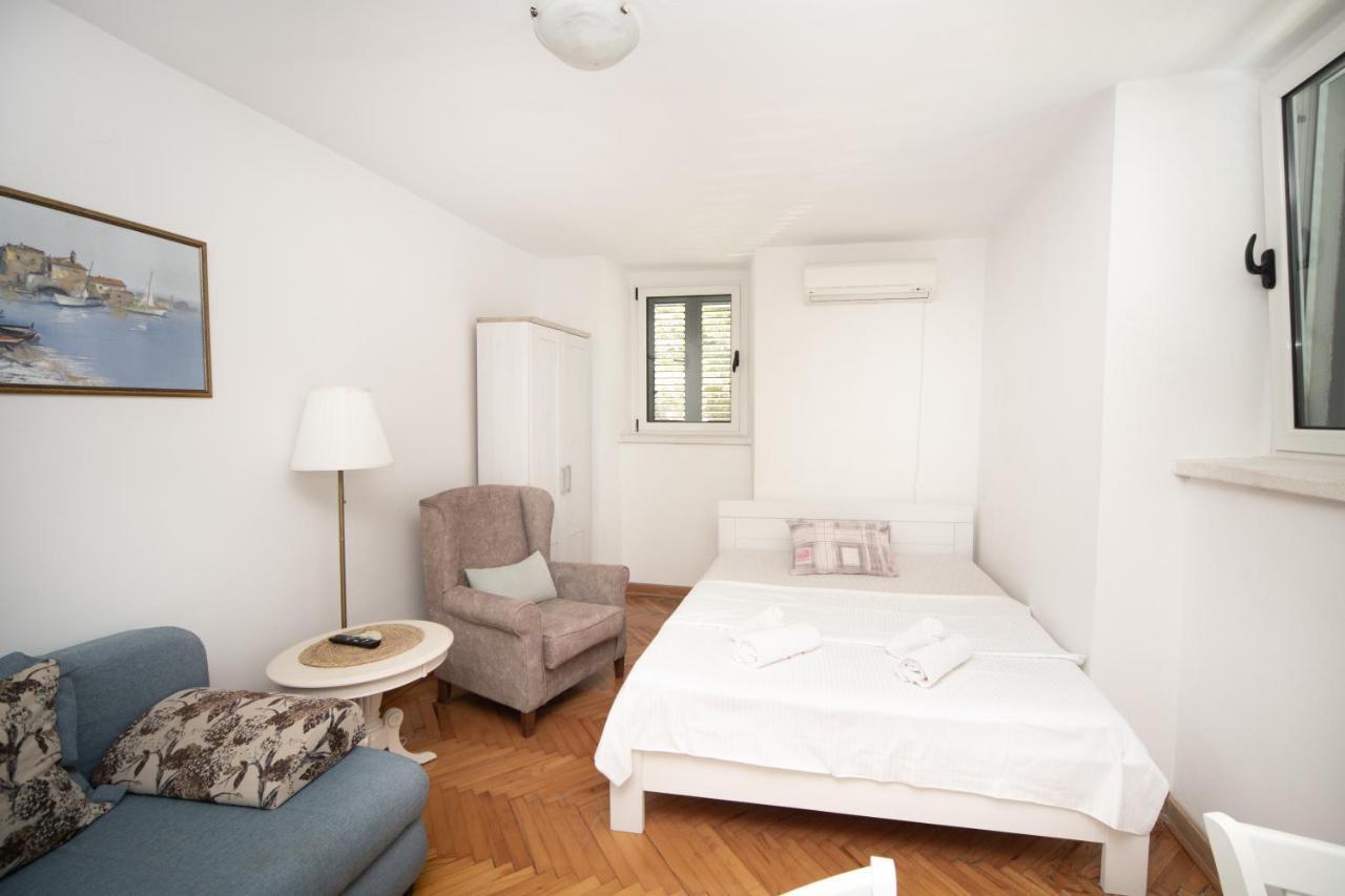 Kamena Palata Apartments Cattaro Esterno foto