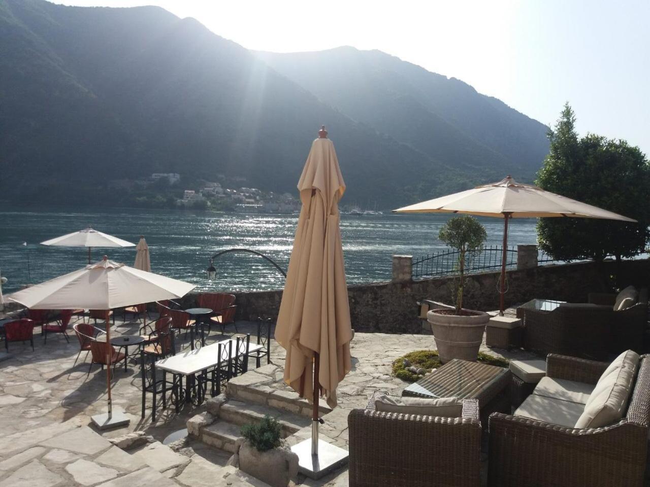 Kamena Palata Apartments Cattaro Esterno foto