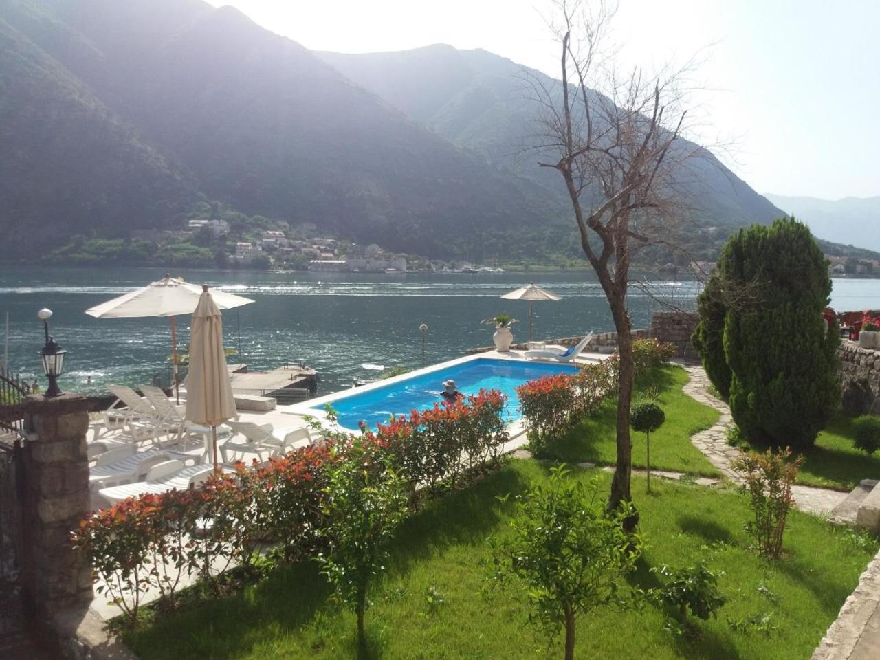 Kamena Palata Apartments Cattaro Esterno foto