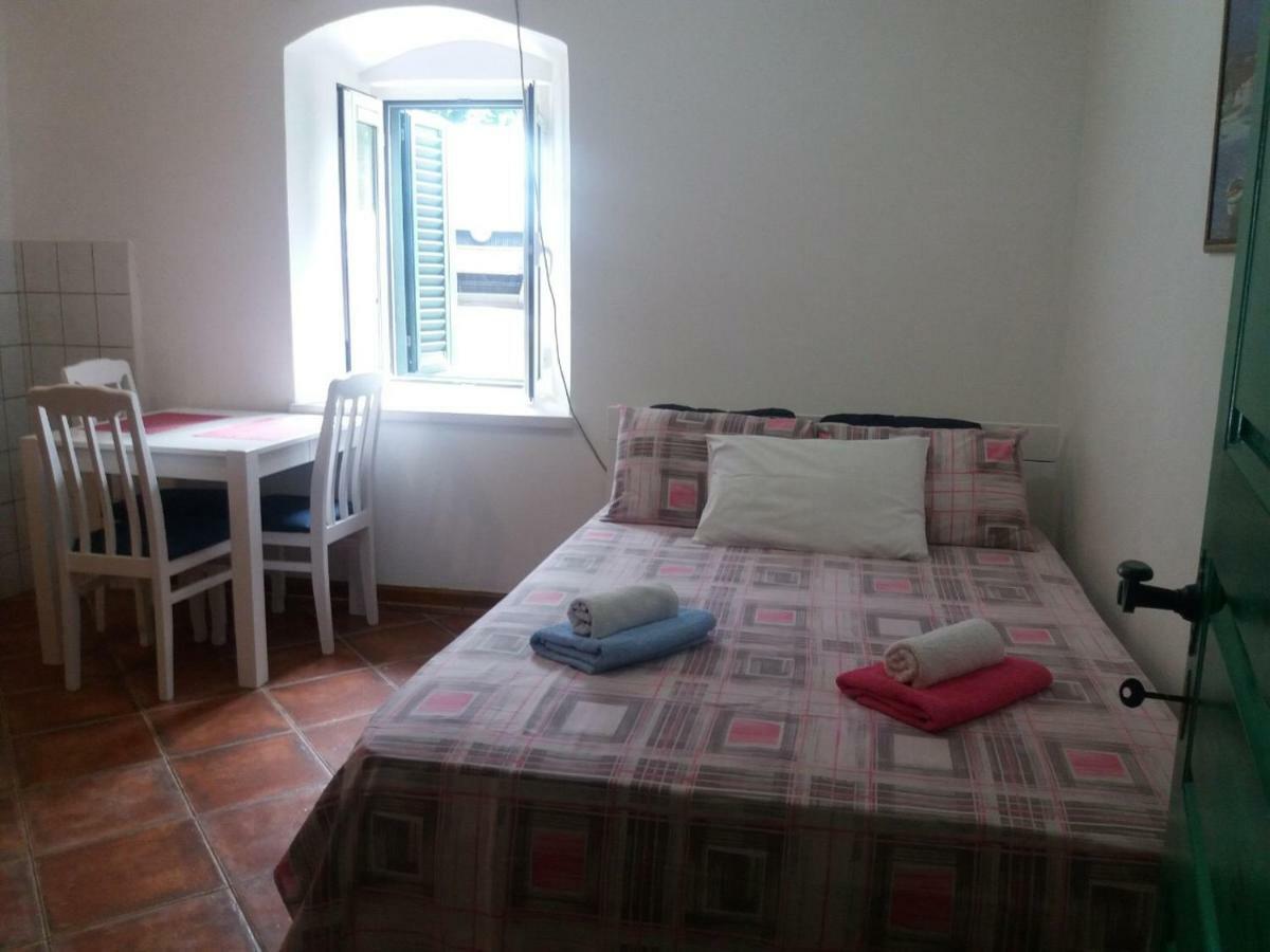 Kamena Palata Apartments Cattaro Esterno foto