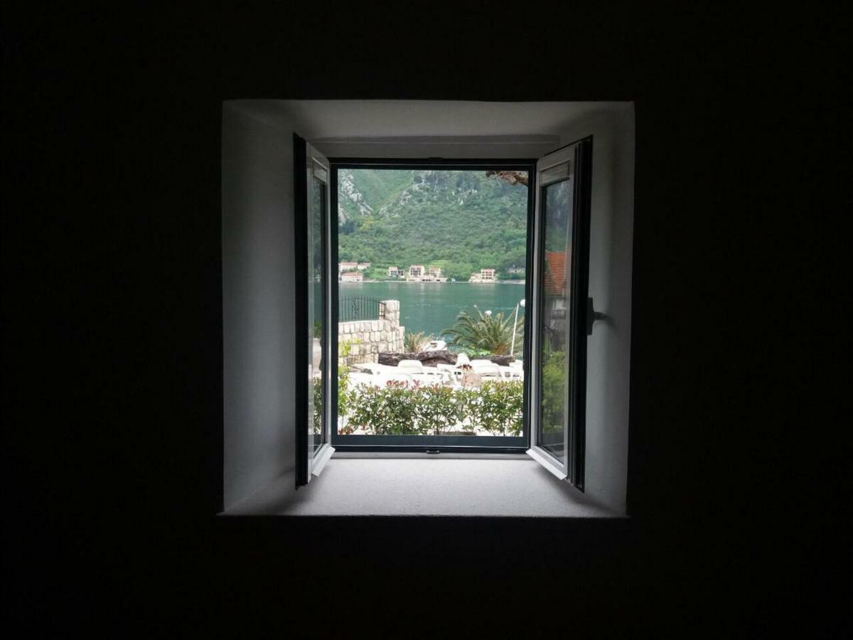 Kamena Palata Apartments Cattaro Esterno foto